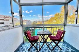 Fully renovated 2-bedroom apartment with 85m2 of gross area. Located on the fifth floor of a building with 2 elevators. Fully renovated 2-bedroom apartment with 85m2 of gross area. Located on the fifth floor of a building with 2 elevators.