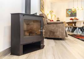 3 bedroom villa with pool and garden