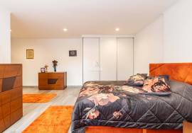 3 bedroom villa with pool and garden