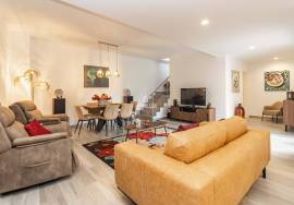 3 bedroom villa with pool and garden