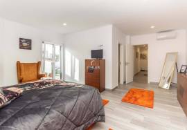 3 bedroom villa with pool and garden