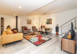 3 bedroom villa with pool and garden