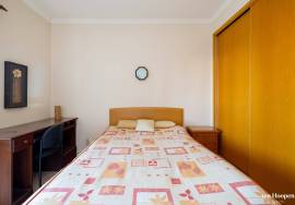 T4 Penthouse with Panoramic City Views