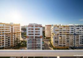 T4 Penthouse with Panoramic City Views