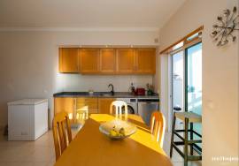 T4 Penthouse with Panoramic City Views