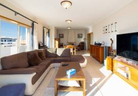 T4 Penthouse with Panoramic City Views