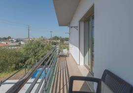 3 bedroom apartment with garage