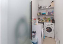 3 bedroom apartment with garage