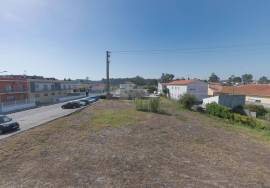 3 bedroom apartment with garage