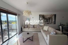 2 bedroom apartment in Vila Rosa Golf near Praia da Falésia and Marina in Vilamoura, Algarve