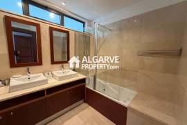 2 bedroom apartment in Vila Rosa Golf near Praia da Falésia and Marina in Vilamoura, Algarve