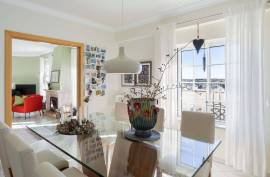 Tavira - Prime location 3-bedroom apartment with terrace and river views