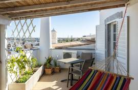 Tavira - Prime location 3-bedroom apartment with terrace and river views