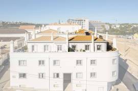 Tavira - Prime location 3-bedroom apartment with terrace and river views