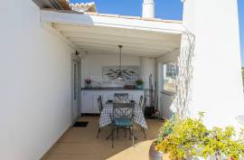 Tavira - Prime location 3-bedroom apartment with terrace and river views
