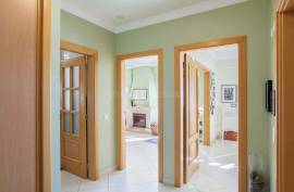 Tavira - Prime location 3-bedroom apartment with terrace and river views