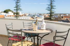 Tavira - Prime location 3-bedroom apartment with terrace and river views