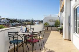 Tavira - Prime location 3-bedroom apartment with terrace and river views