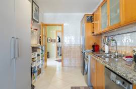 Tavira - Prime location 3-bedroom apartment with terrace and river views