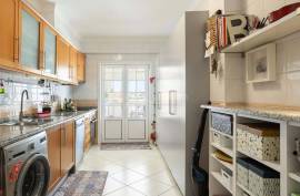 Tavira - Prime location 3-bedroom apartment with terrace and river views