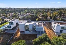 Vila Sol – new 4+1-bedroom modern villa with infinity pool and rooftop bar