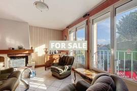 Town House in Popular Market Town Town House in Popular Market Town