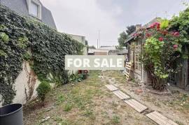 Stone Built Town House with Courtyard