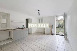 Stone Built Town House with Courtyard