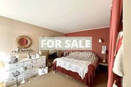 Town House with Neat Garden