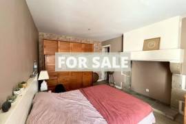 Town House with Neat Garden