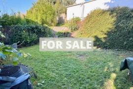 Town House with Neat Garden