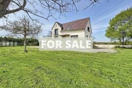 Detached Country House Close to the Coast Detached Country House Close to the Coast