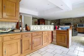 Detached Country House with Outbuilding