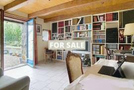 Detached Country House with Outbuilding