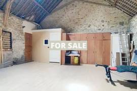 Detached Country House with Outbuilding