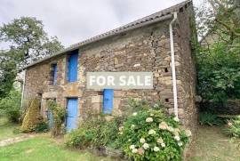 Detached Country House with Outbuilding