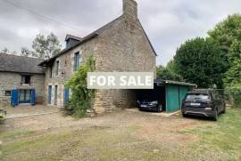 Detached Country House with Outbuilding