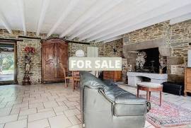 Detached Country House with Outbuilding