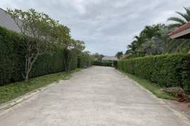 1 Rai of Land for Sale in Exclusive Estate 1 Rai of Land for Sale in Exclusive Estate
