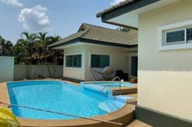 3 Bedroom Pool Villa Near To The Royal Lake In Khao Tao