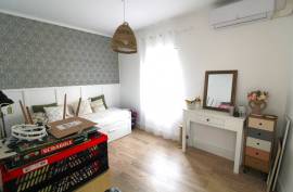 4 room, 104m2 House for sale in Laurens - 169 000 € * 4 room, 104m2 House for sale in Laurens - 169 000 € *