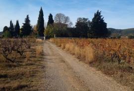 16 room, 538m2 Maison de maitre for sale in Jonquieres - 995 000 € *