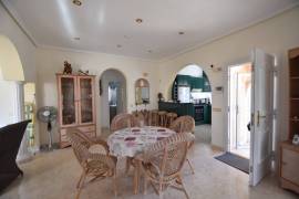 WONDERFUL 2 BEDROOM VILLA WITH POOL AND GARAGE