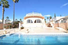 WONDERFUL 2 BEDROOM VILLA WITH POOL AND GARAGE