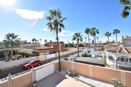 WONDERFUL 2 BEDROOM VILLA WITH POOL AND GARAGE