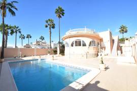 WONDERFUL 2 BEDROOM VILLA WITH POOL AND GARAGE