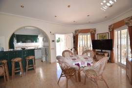 WONDERFUL 2 BEDROOM VILLA WITH POOL AND GARAGE