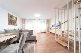 Osijek, Center, house for RENT Zrinjevac - completely renovated, 2 floors, terrace and shared garden