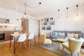 RIJEKA, CENTER - Two separate apartments with sea view, excellent investment opportunity