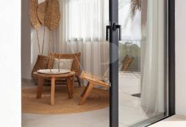 5 Bedrooms - Villa - For Sale